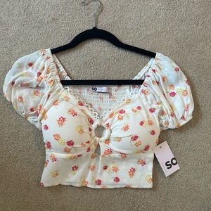 Size xs crop white flower top